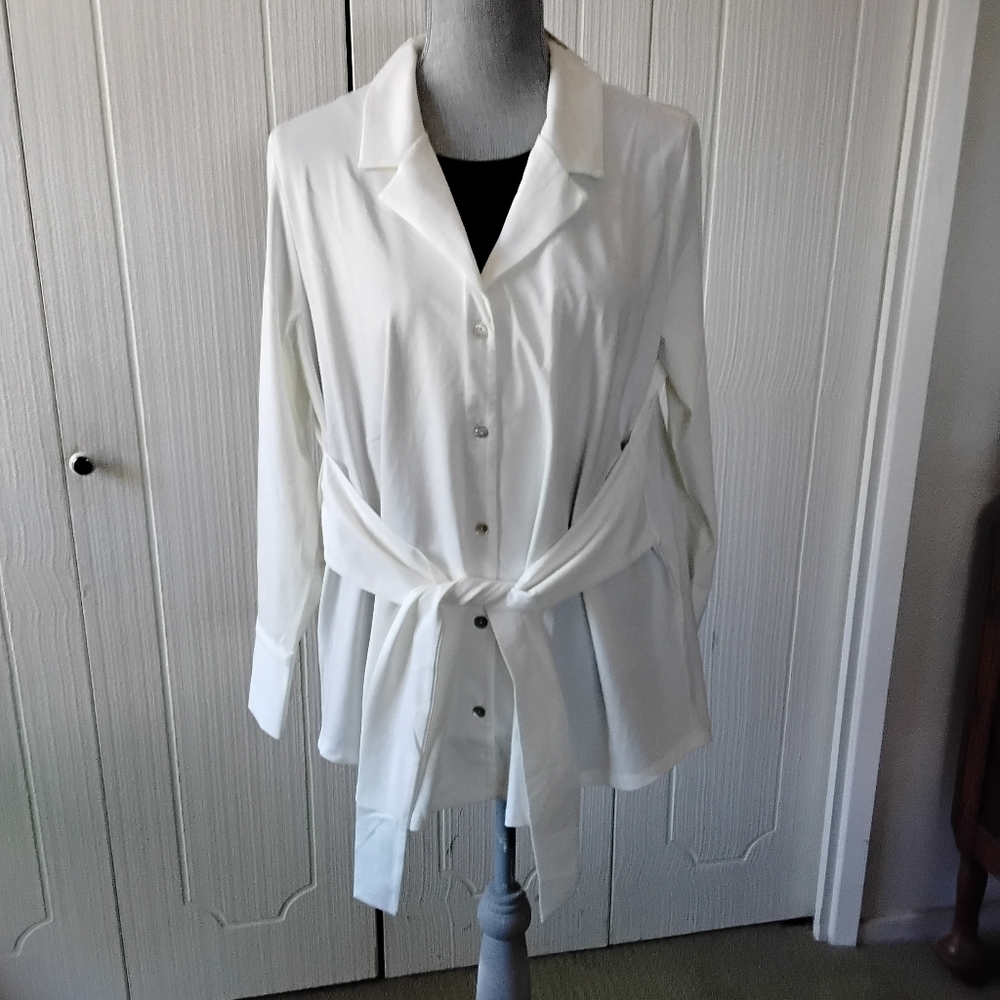 NWT womens 6 Front Button Long Sleeve Shirt - Picture 2 of 10